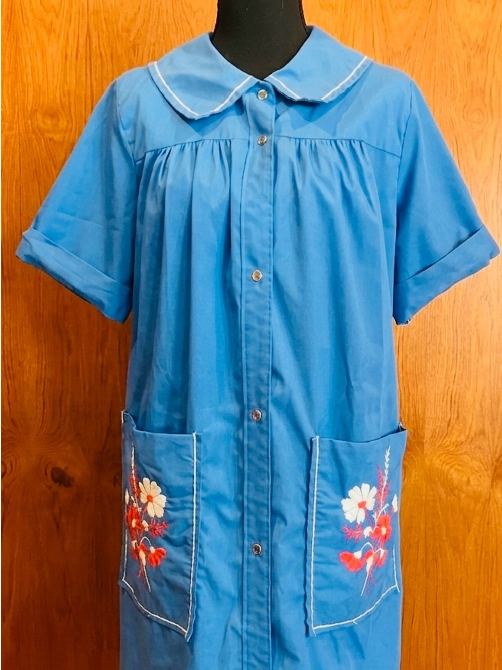 70s Floral Embroidered House Dress Duster Blue Size 14 Made in USA